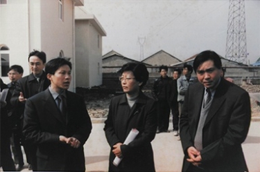 2001年2月20日，时任国度环保局副局长汪纪戎一行视察公司