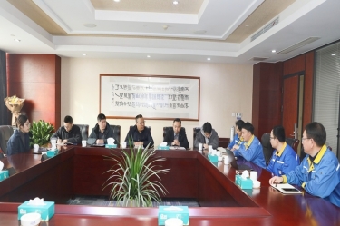 平湖市副市长管立松一行光临J9集团纸业慰问高端人才